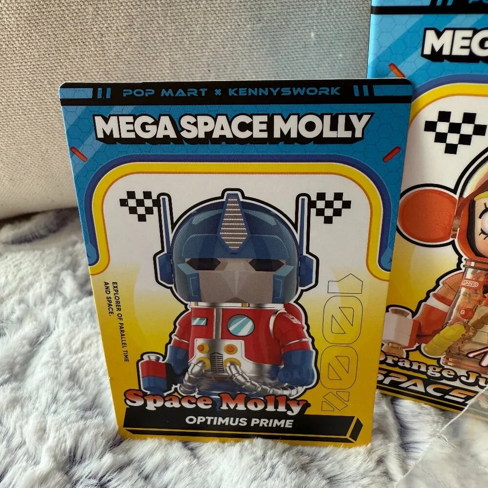AUTHENTIC MEGA SPACE MOLLY 100% Series 4 - Optimus Prime - Picture 2 of 2